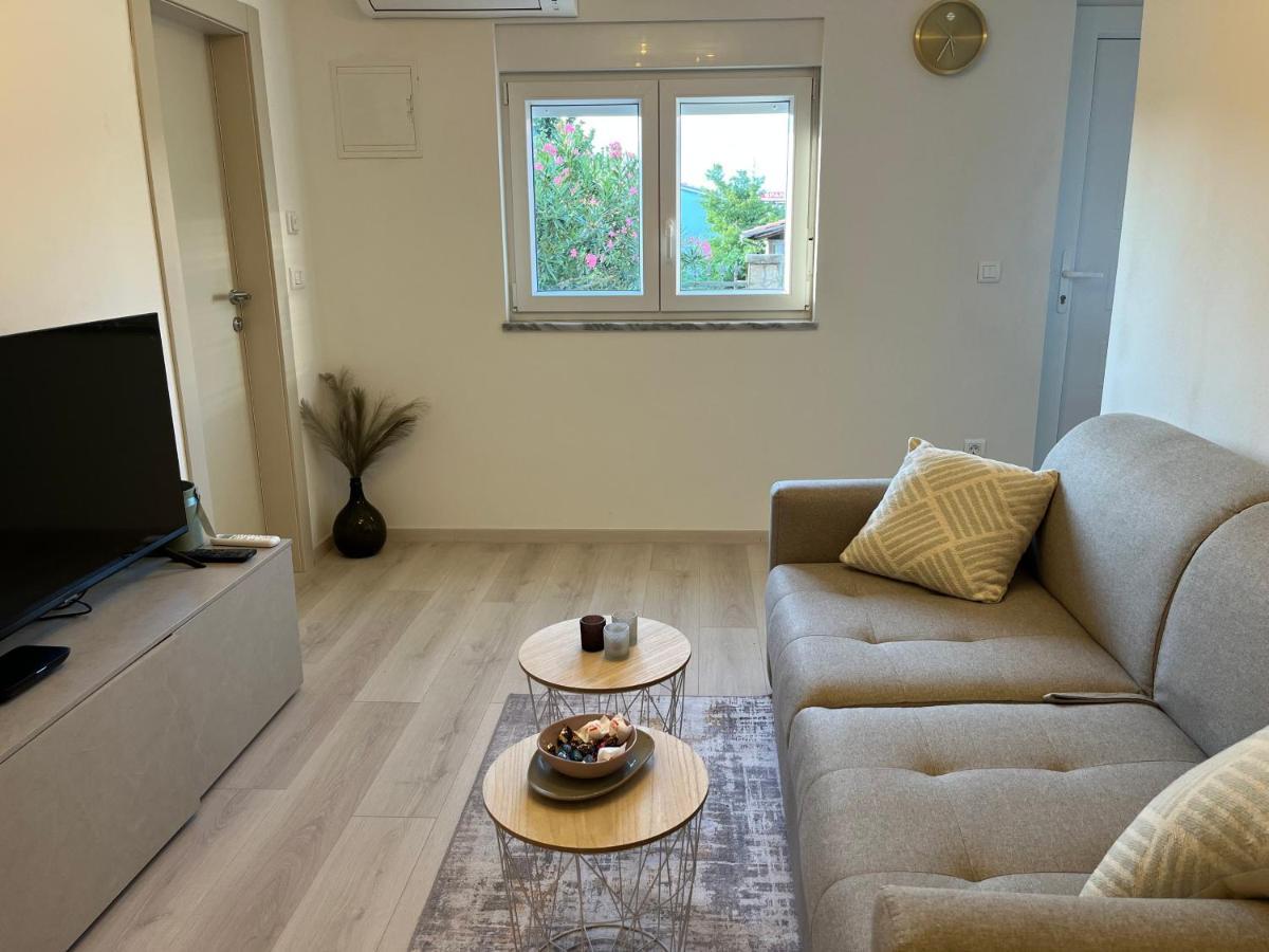 Apartment A & N With Free Private Parking Pula Exterior foto